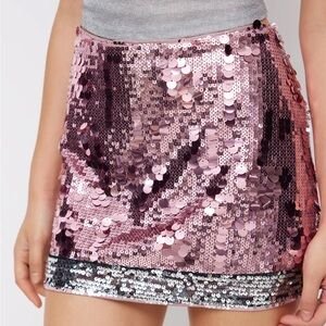 Cider NWT - PINK SEQUIN LOW RISE CONTRASTING HEM MINI SKIRT - small